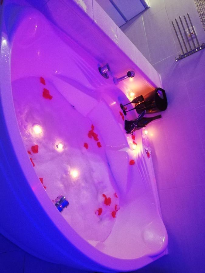 V&M Suite Con Jacuzzi Ostuni Exterior foto
