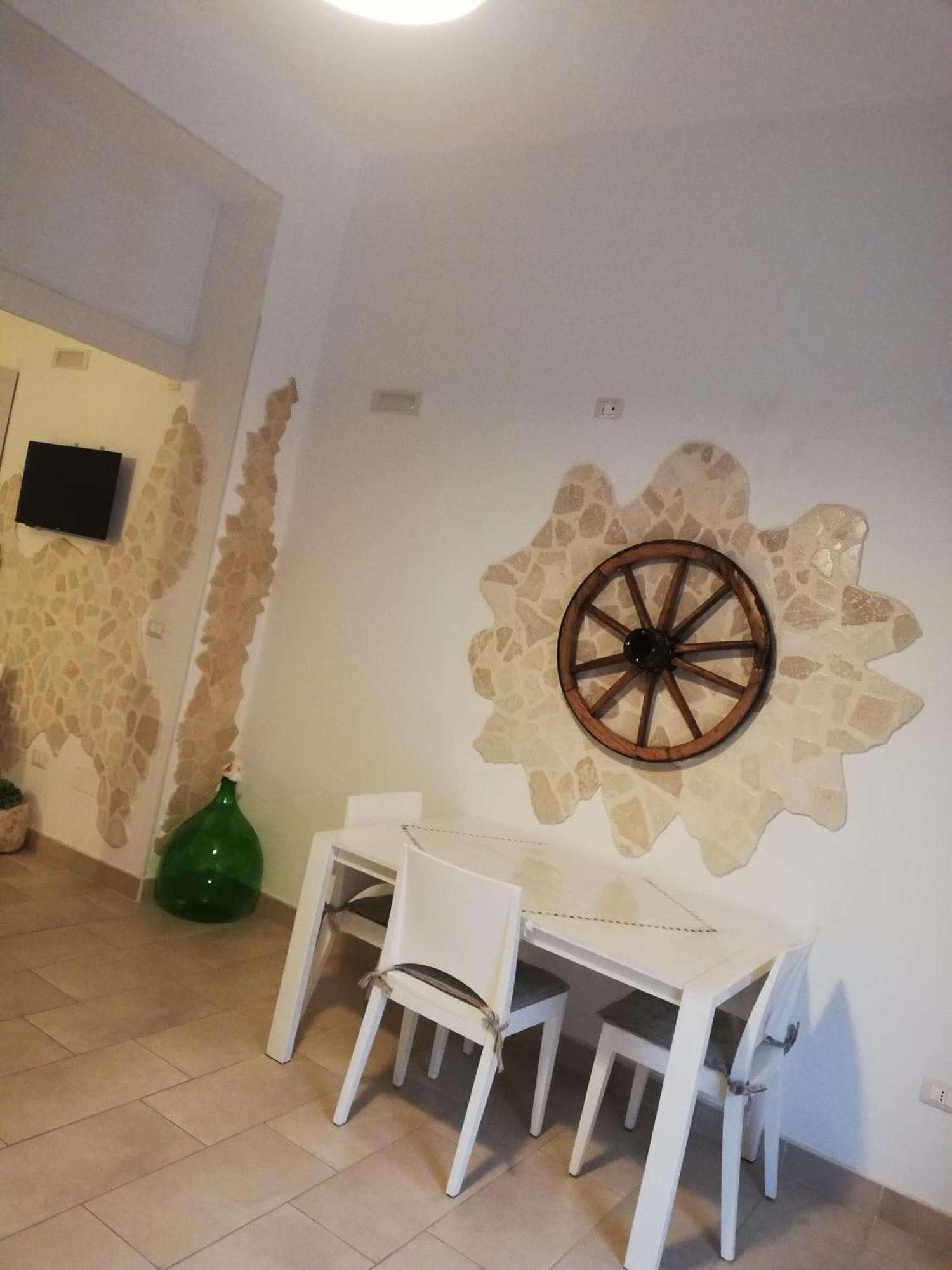V&M Suite Con Jacuzzi Ostuni Quarto foto